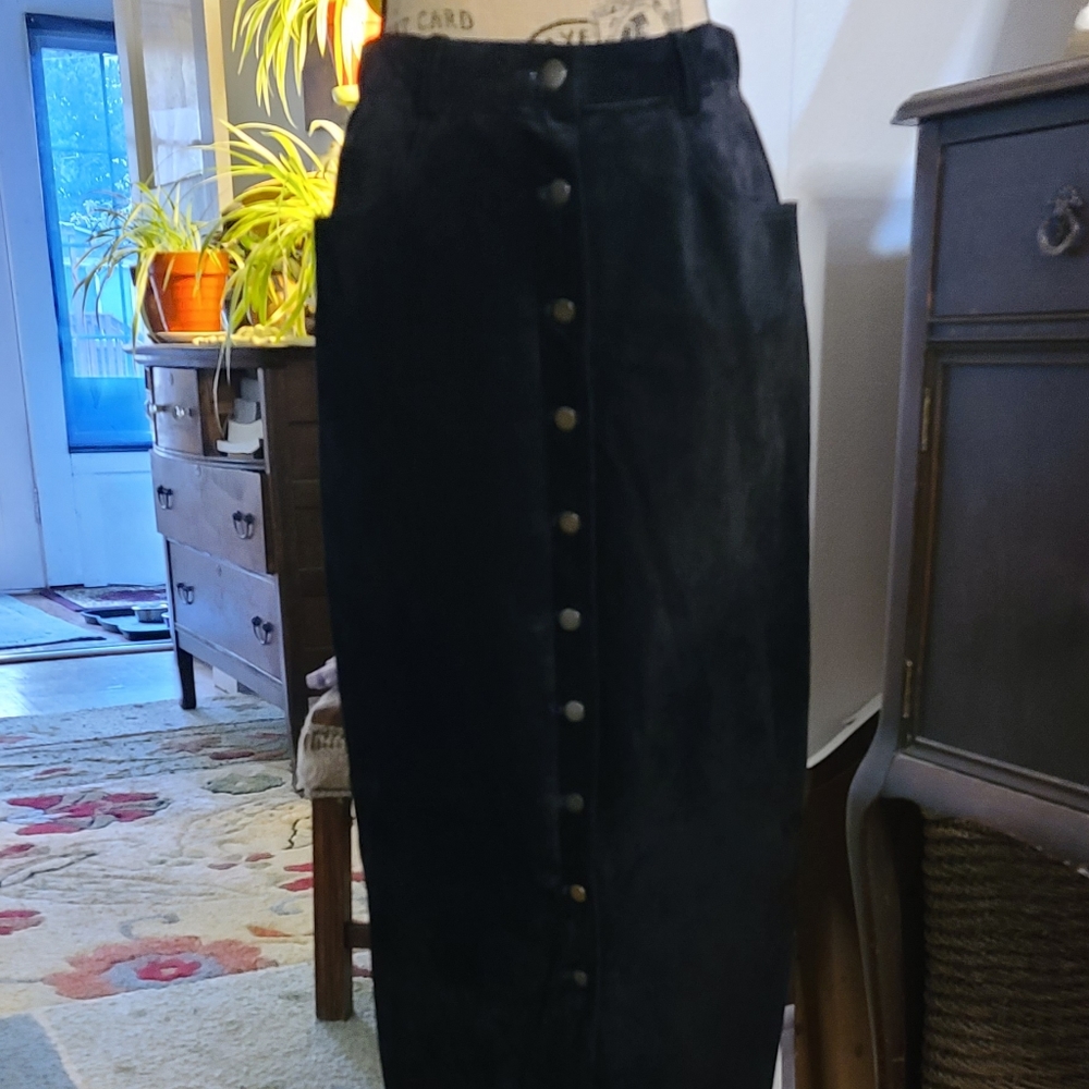Leather Suede black skirt button front - Picture 2 of 10